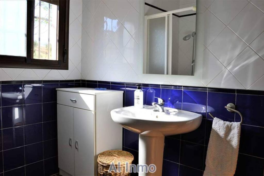 Las Palmeras - Ein Stueck Vom Paradies - Behagliches Haus Mit Pool Algodonales Bagian luar foto