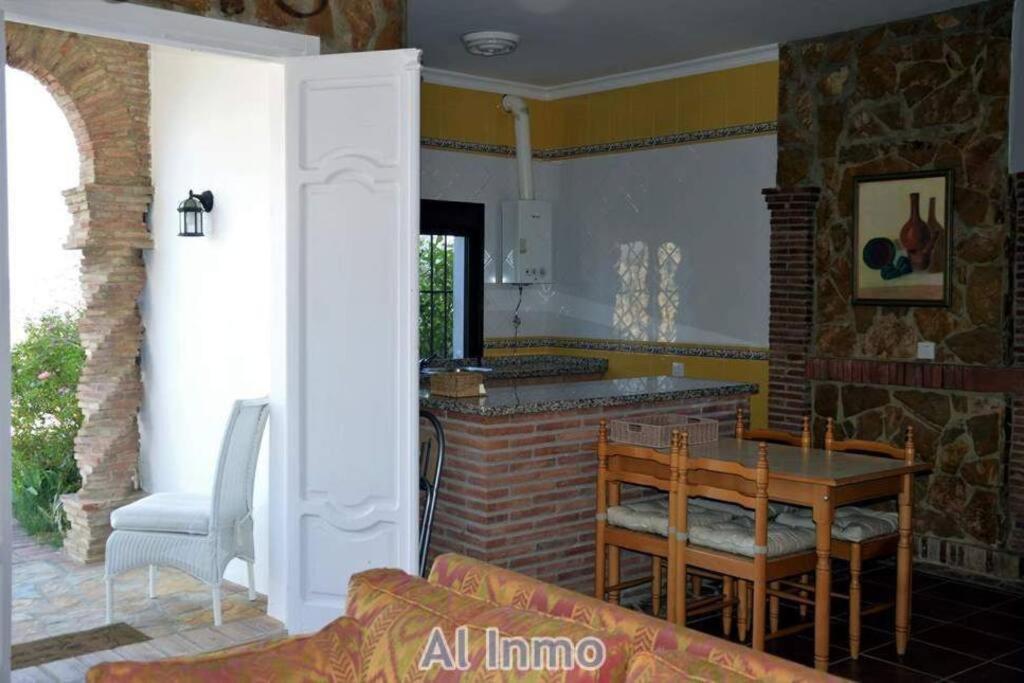 Las Palmeras - Ein Stueck Vom Paradies - Behagliches Haus Mit Pool Algodonales Bagian luar foto
