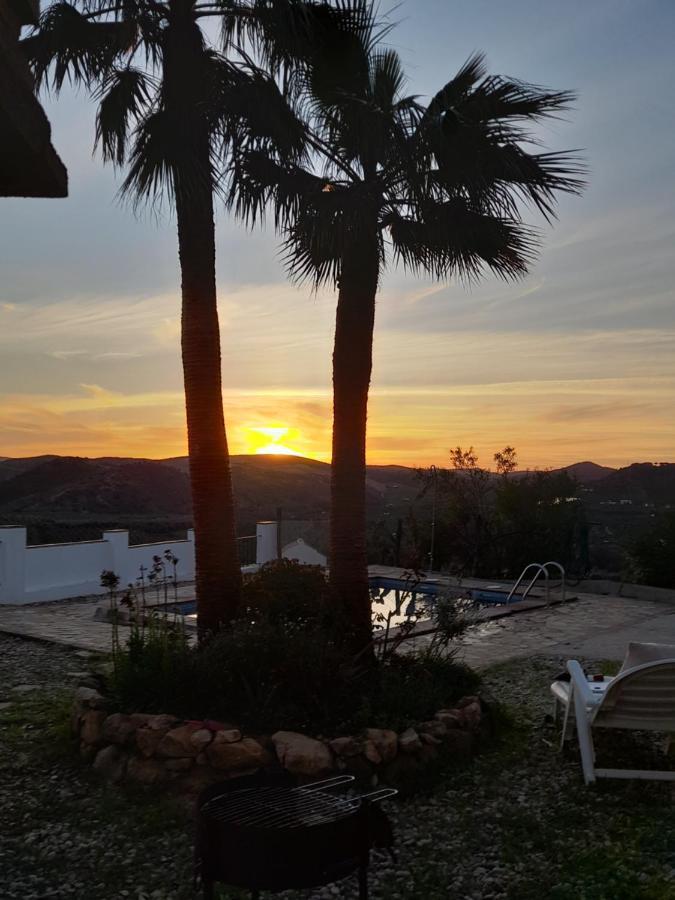 Las Palmeras - Ein Stueck Vom Paradies - Behagliches Haus Mit Pool Algodonales Bagian luar foto